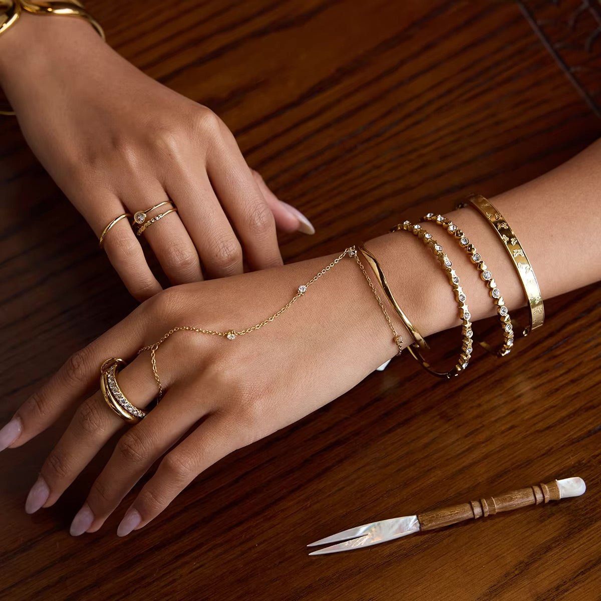 Dahlia Diamond Hand Chain - NAVALLI