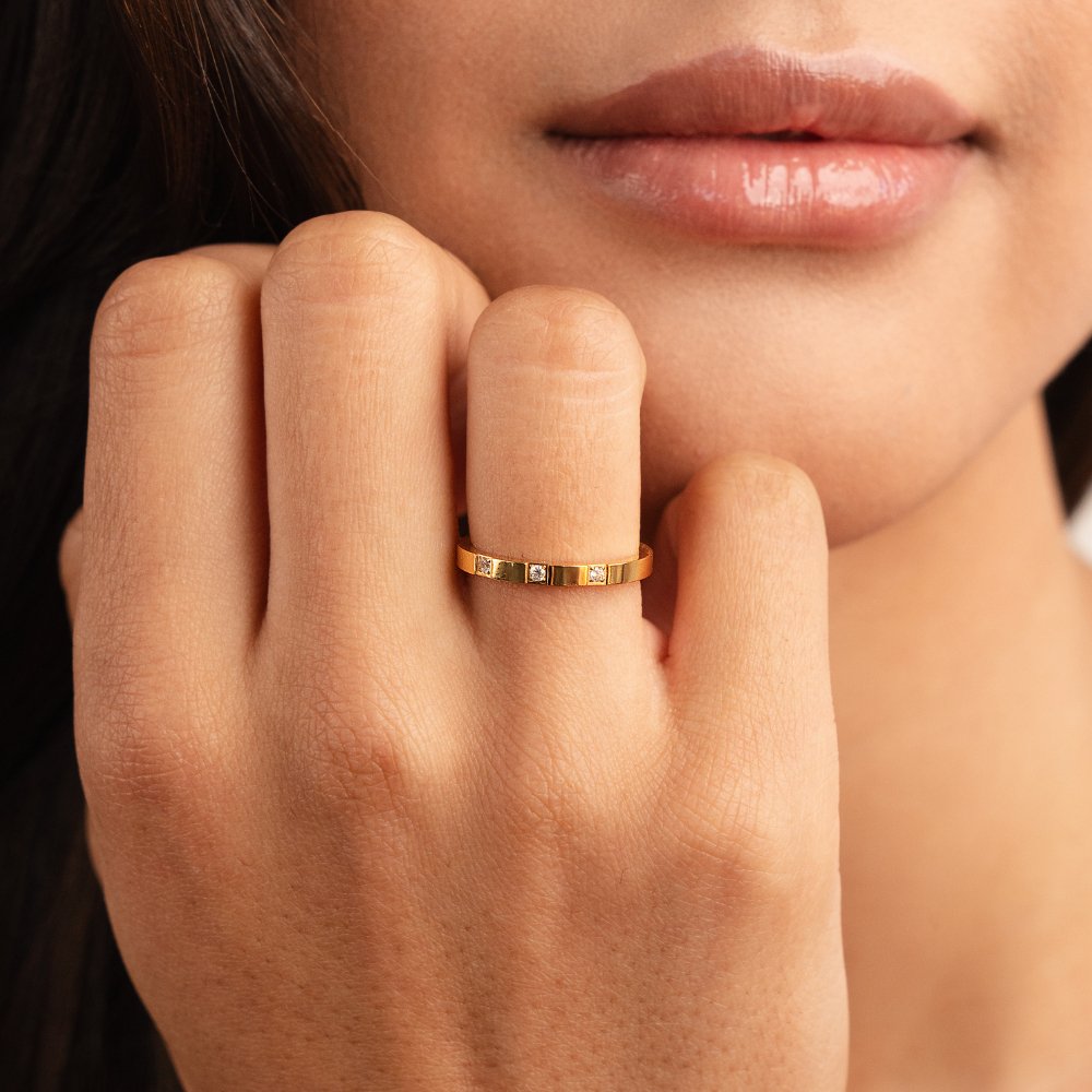 Xiomara Crystal Ring - NAVALLIRing