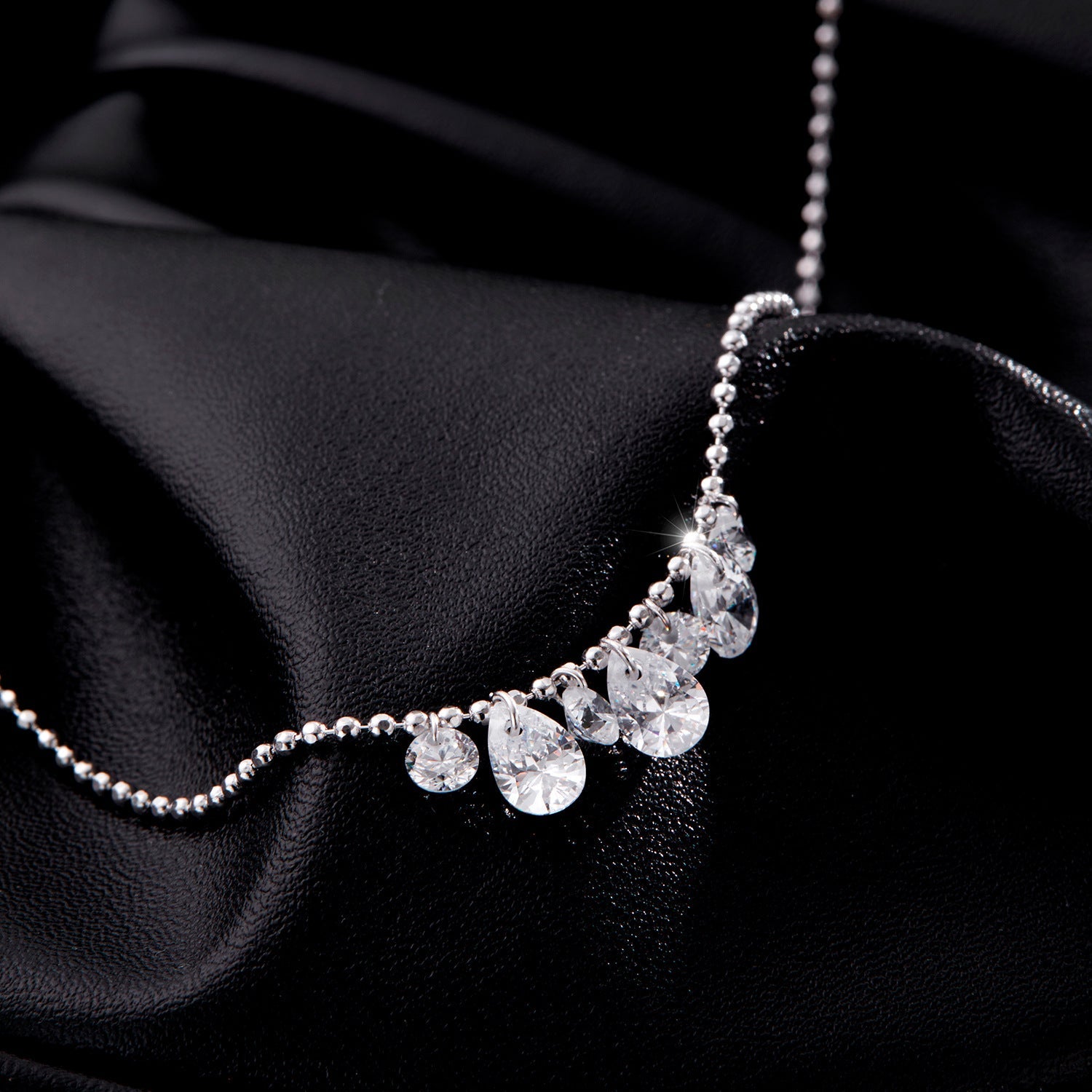 Yumi Silver Pendant Necklace - NAVALLI