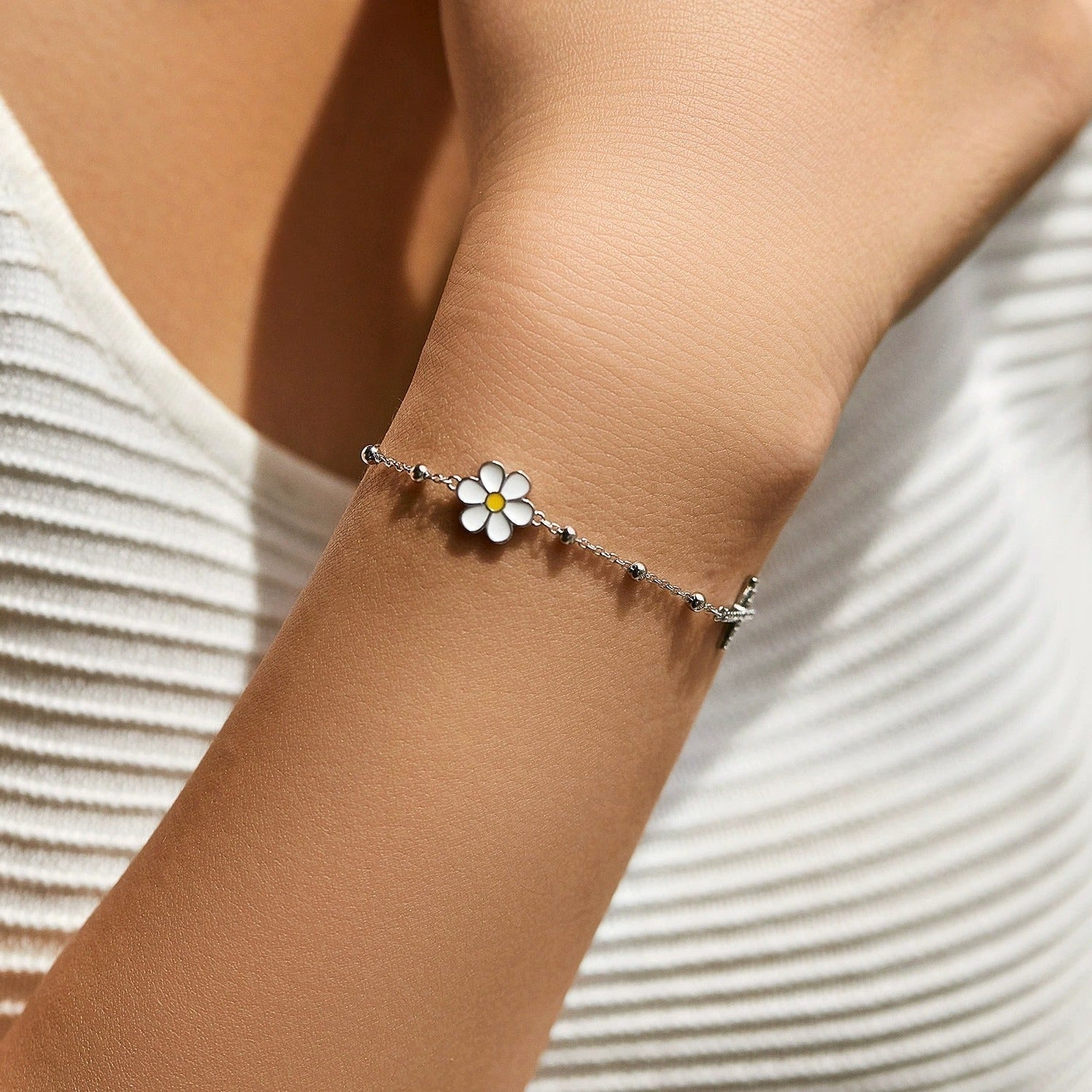 Daisy Cross Bracelet - Bracelet - 1