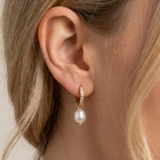 Luna Pearl Earrings