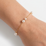 Dainty Pearl Bracelet