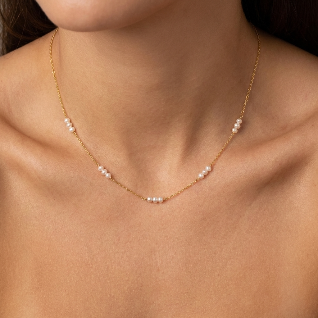 Noa Petite Pearl Necklace