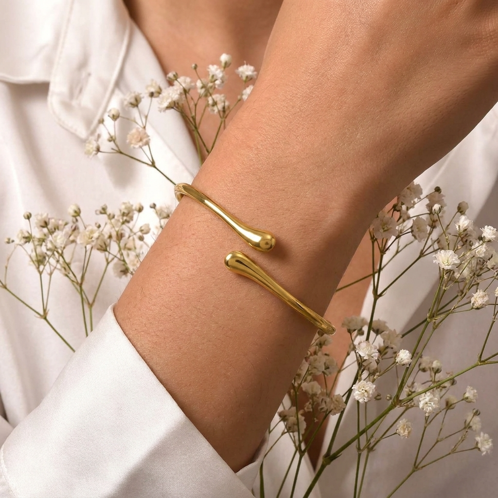 Mila Gold Cuff