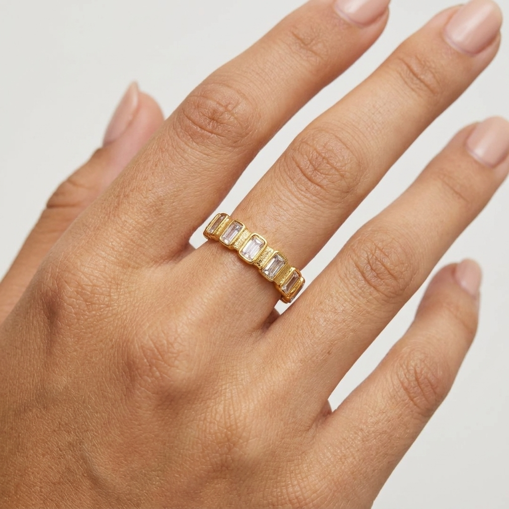 Poppy Crystal Ring