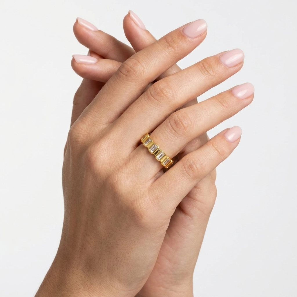Poppy Crystal Ring