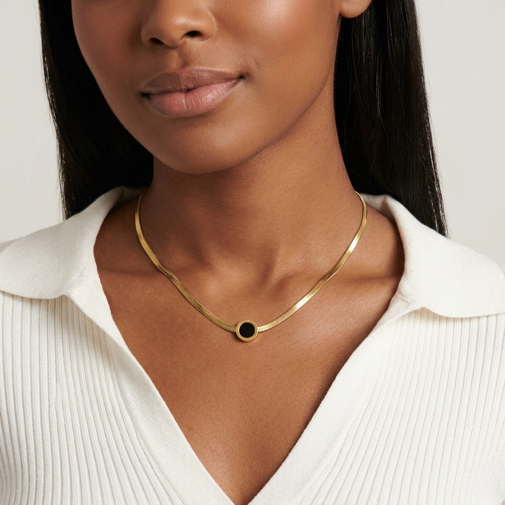 Noir Bloom Pendant