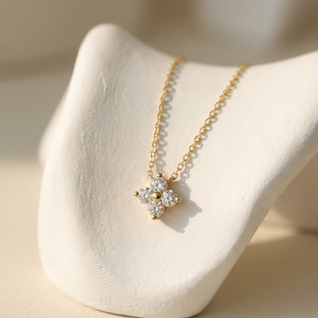 Isla Spark Pendant Necklace