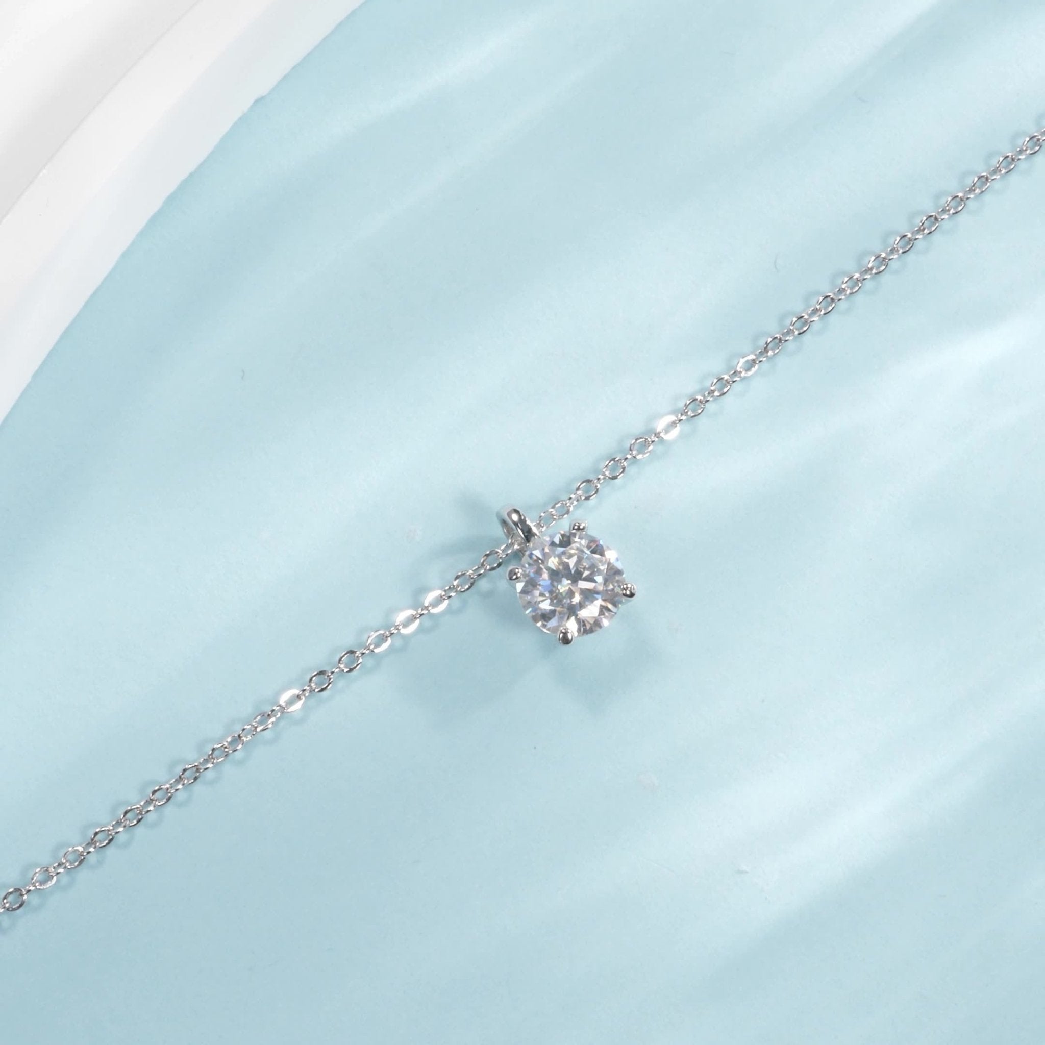 Elara Silver Pendant Necklace - NAVALLI