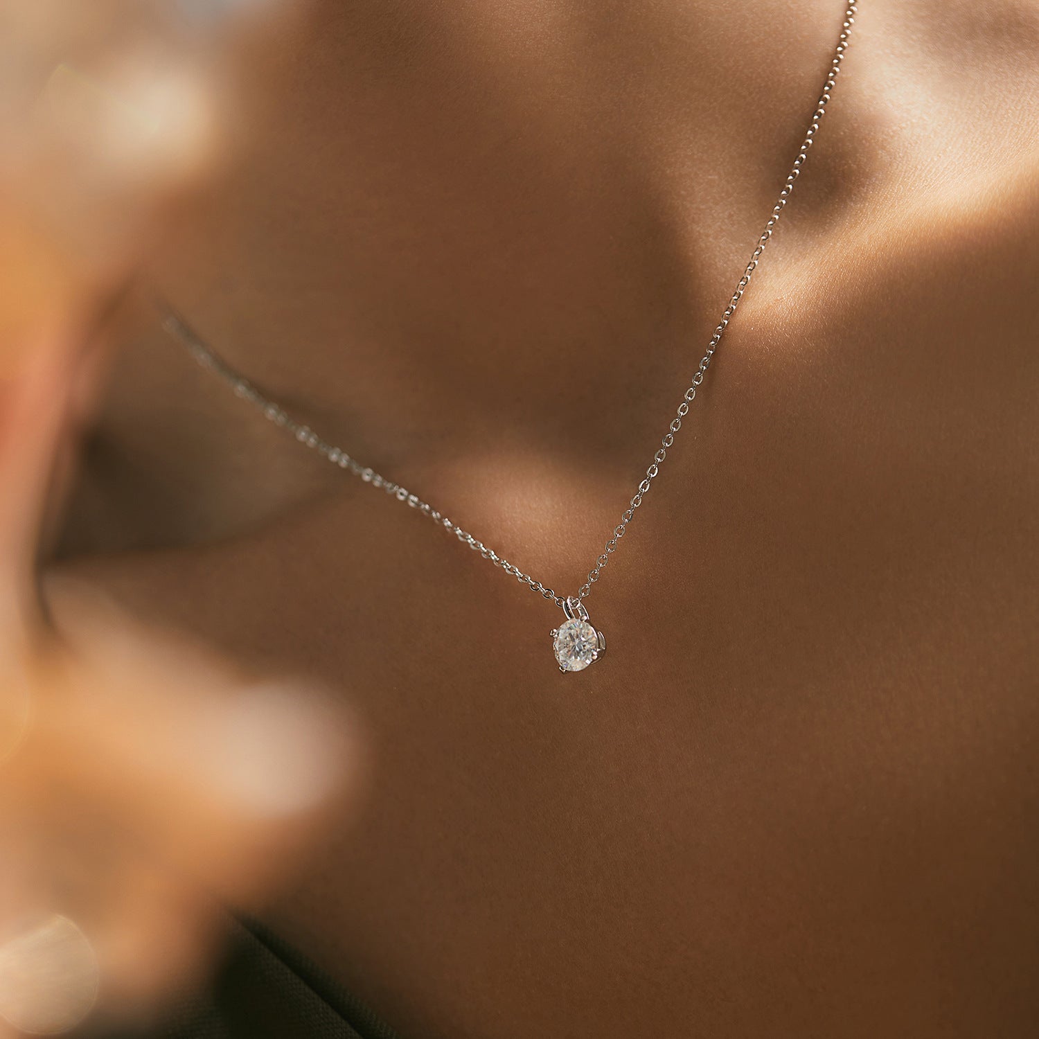 Elara Silver Pendant Necklace - NAVALLI