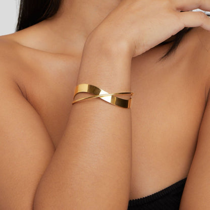 Eve Gold Bangle - My StoreBracelet