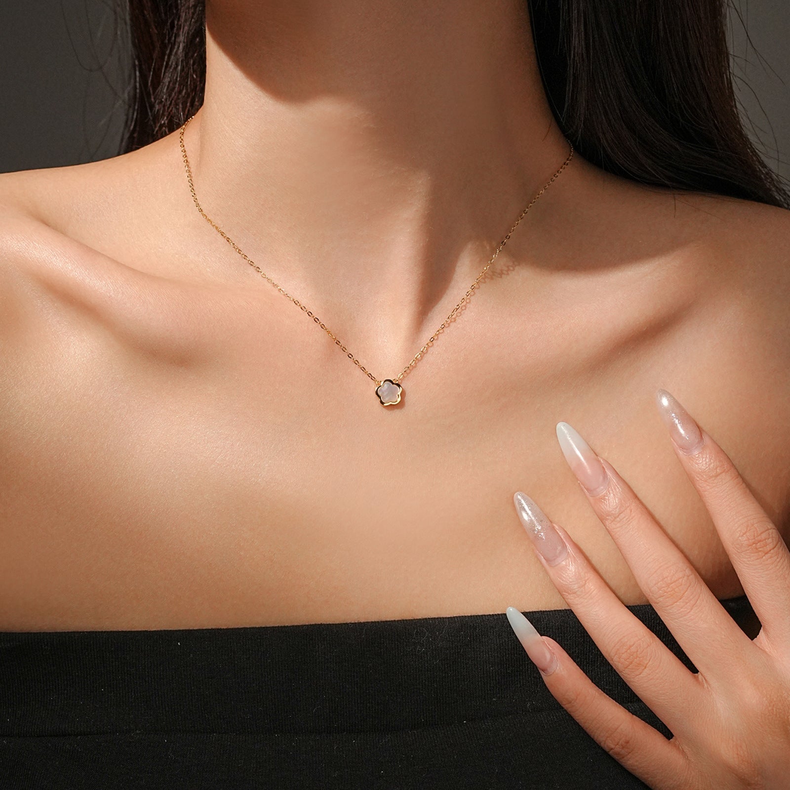 Ines Clover Pendant Necklace - Gold - 1