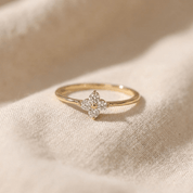 Léa Crystal Clover Ring - Ring - Gold - 5 - 7