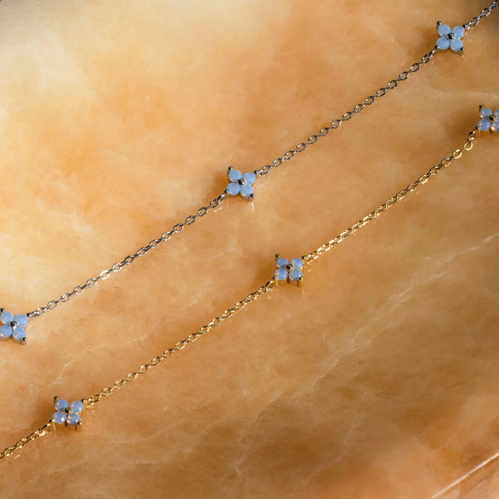 Noa Clover Necklace - Platinum - 4