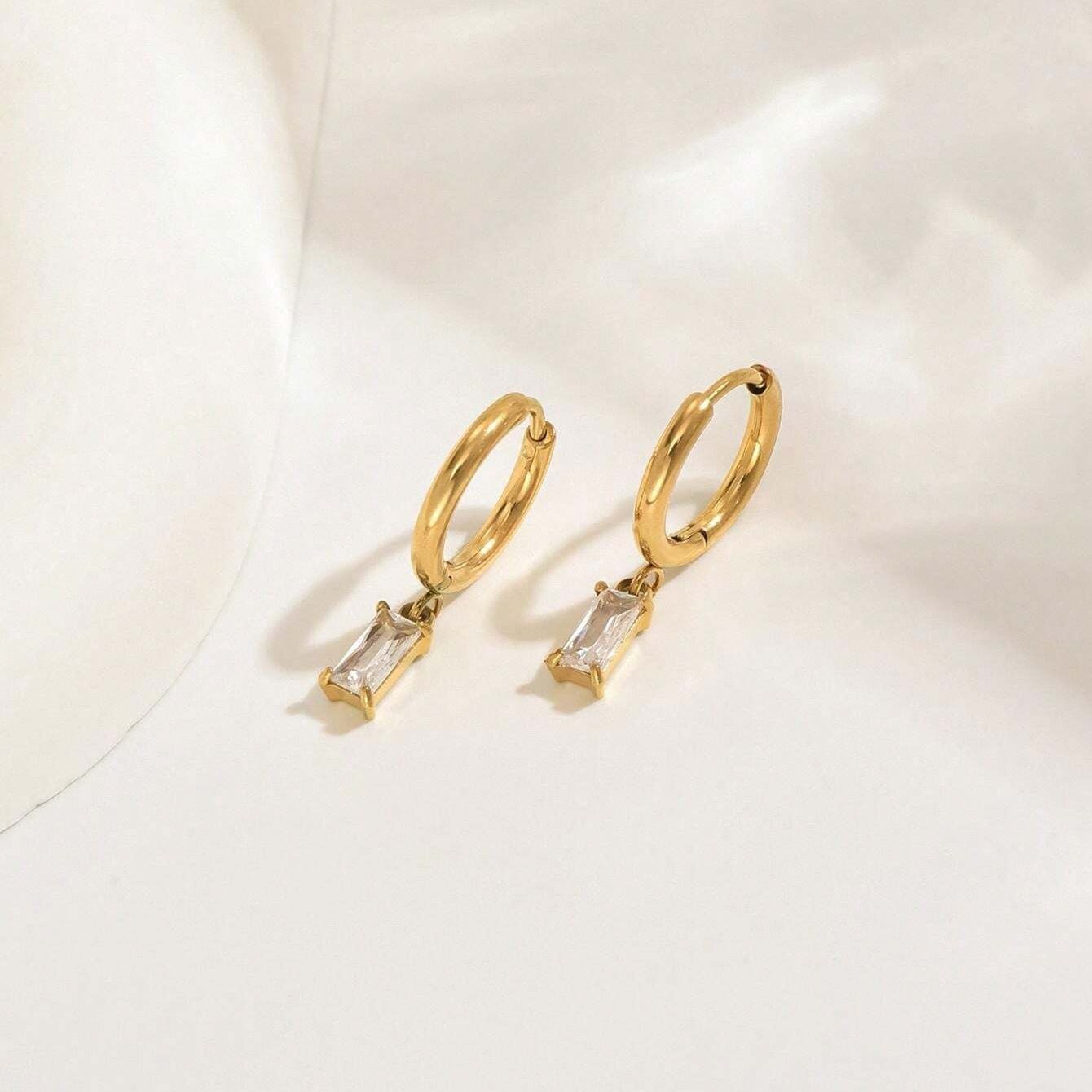 Nora Crystal Drop Earrings - Gold - 4