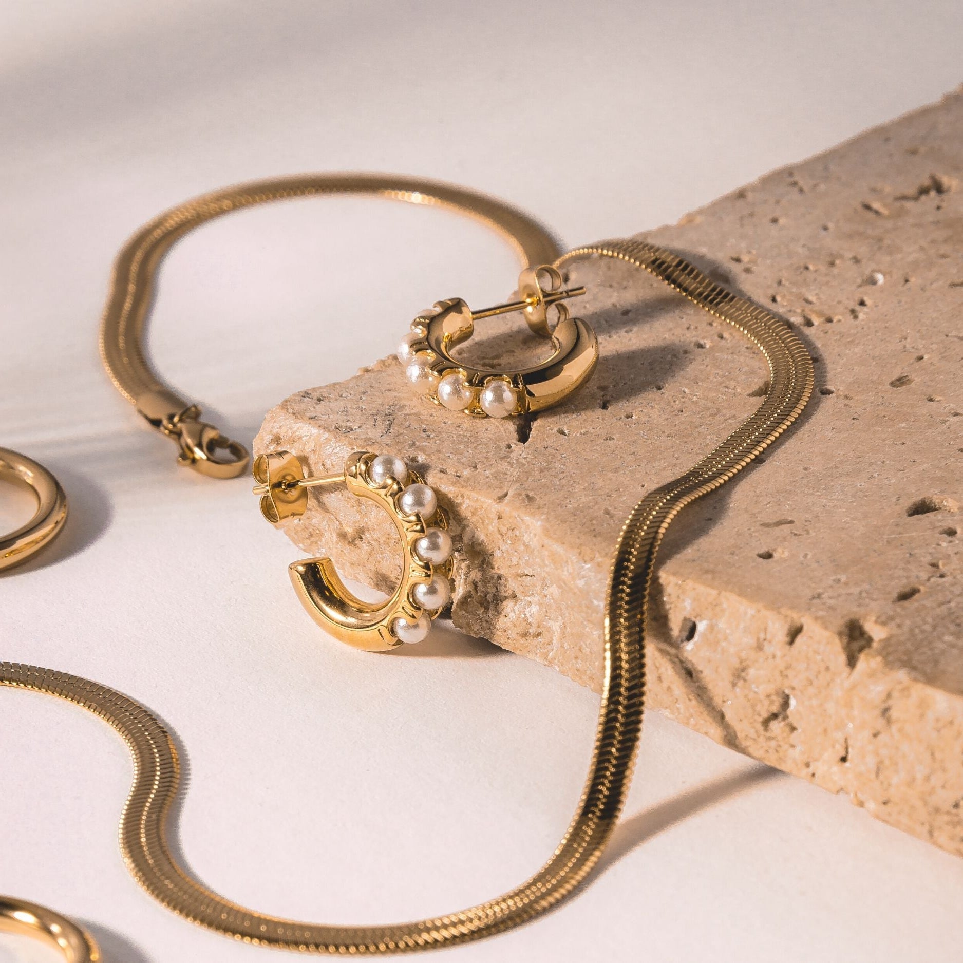 Sage Pearl Huggies - pair of earrings - Silver - 6