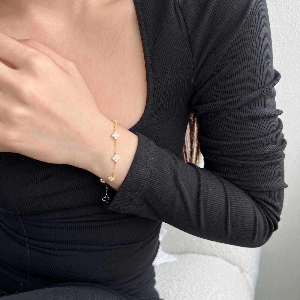 Sophie Lucky Charm Bracelet - Bracelets - Gold - Crystal - 3