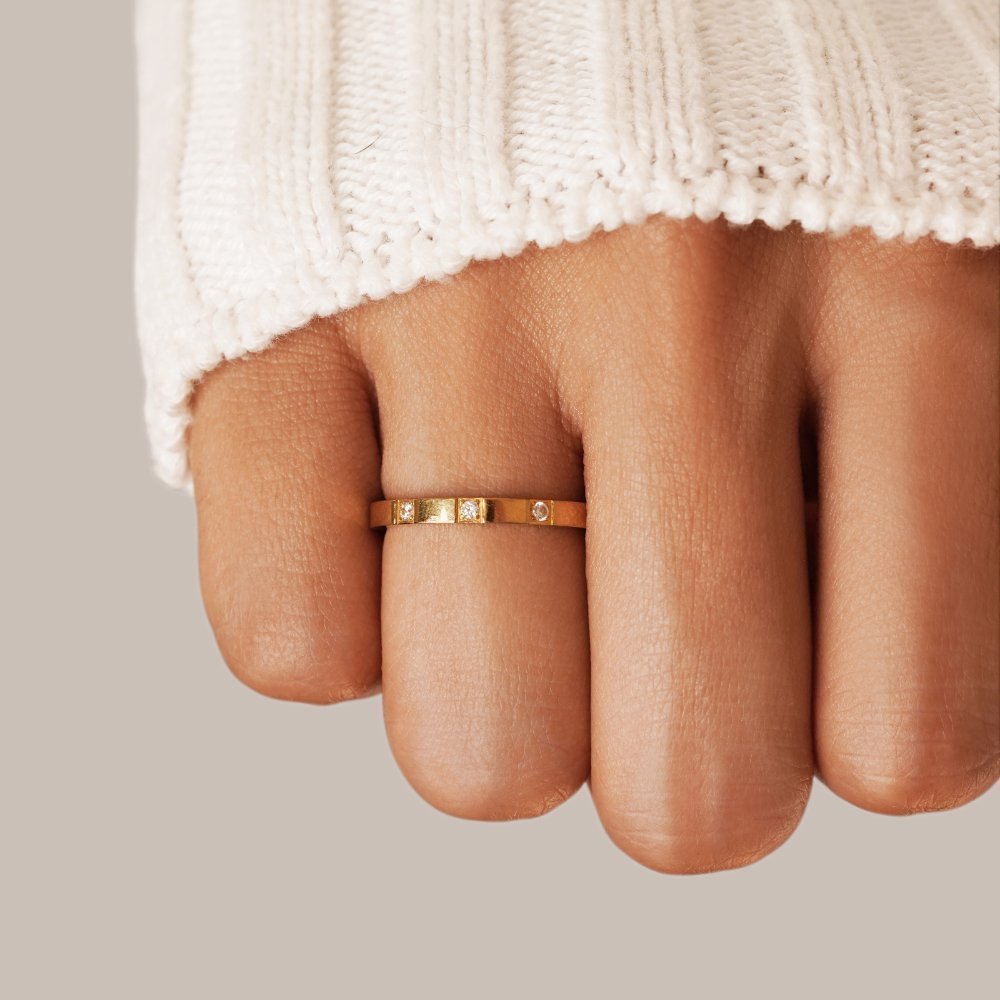 Xiomara Crystal Ring - NAVALLIRing